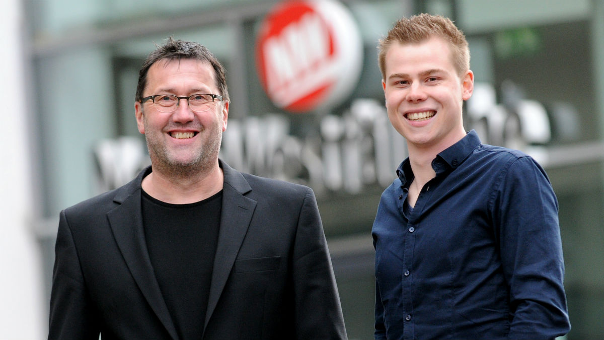 Jürgen Krüger (l.) und Johannes Wöpkemeier (r.), die einen Einblick in das Jahrhundertprojekt A30-Nordumgehung geben. Foto: Maximilian Harre