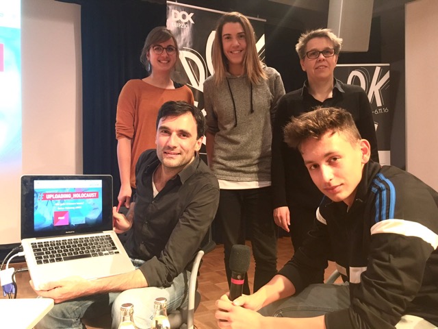 Producer Georg Tschurtschenthaler, Autorin Hannah Kappes, Producerin Tanja Schmoller, Medienpädagogin Birgit Marzinka(Agentur für Bildung e.V.), Youtuber Jakob Gentsch. Foto: #uploading_holocaust